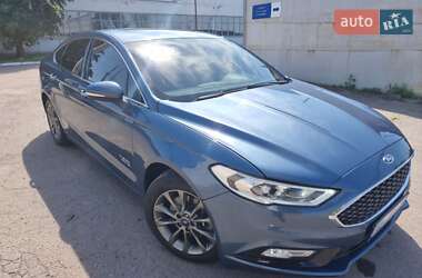 Седан Ford Fusion 2017 в 