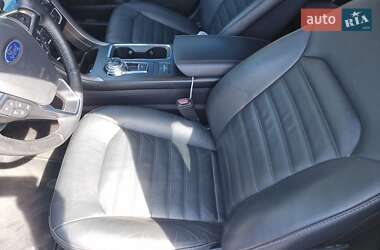 Седан Ford Fusion 2017 в 