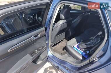 Седан Ford Fusion 2017 в 