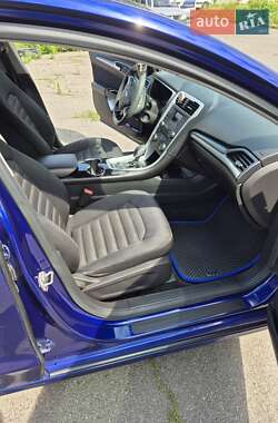 Седан Ford Fusion 2014 в 