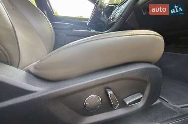 Седан Ford Fusion 2017 в 