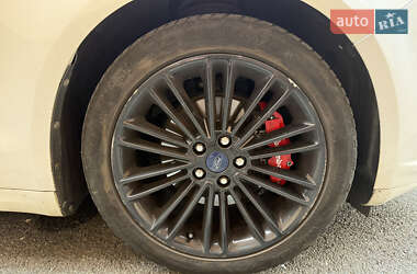 Седан Ford Fusion 2012 в 