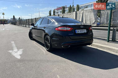 Седан Ford Fusion 2015 в 