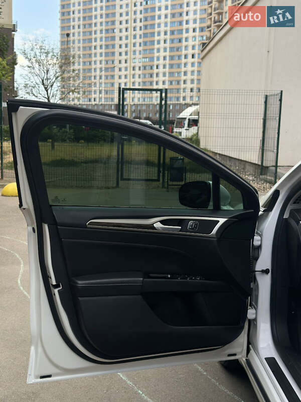 Седан Ford Fusion 2015 в Одессе