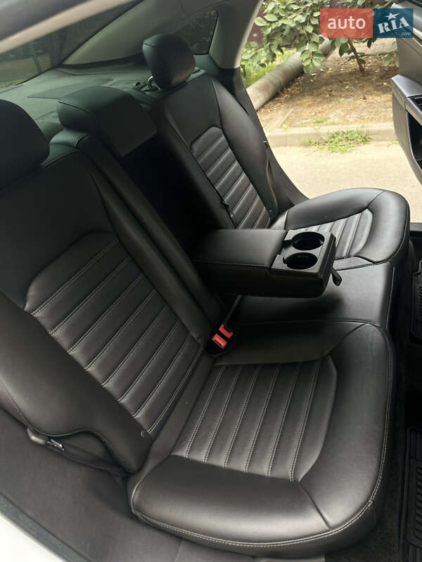 Седан Ford Fusion 2015 в Одессе