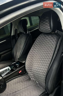 Седан Ford Fusion 2013 в 