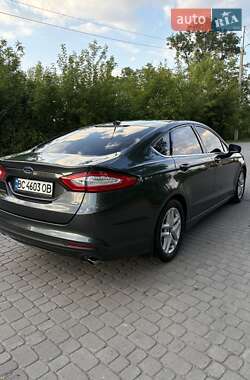 Седан Ford Fusion 2014 в 