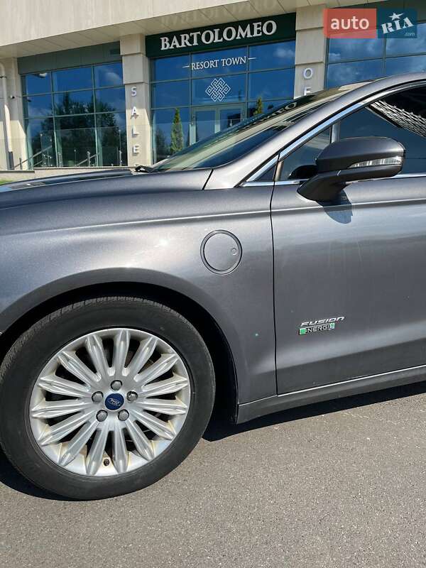 Седан Ford Fusion 2013 в Дніпрі