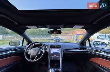 Седан Ford Fusion 2019 в 