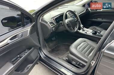 Седан Ford Fusion 2015 в 