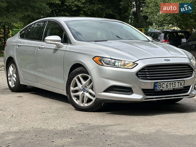 Седан Ford Fusion 2013 в Львове