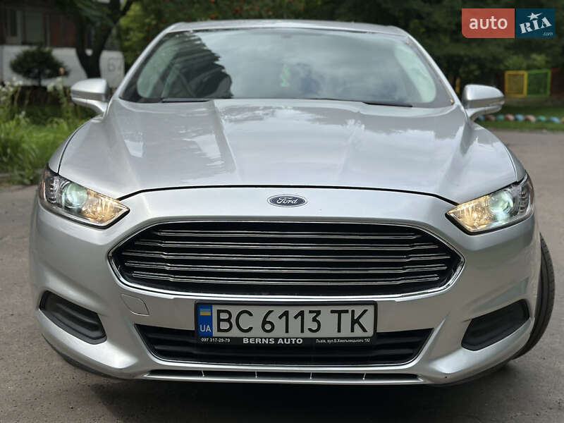 Седан Ford Fusion 2013 в Львове