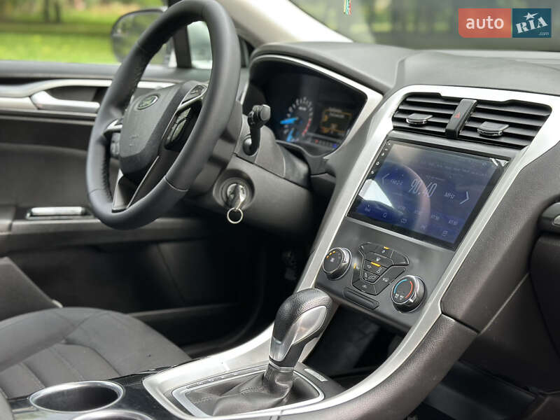 Седан Ford Fusion 2013 в Львове