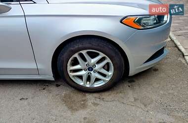 Седан Ford Fusion 2015 в 