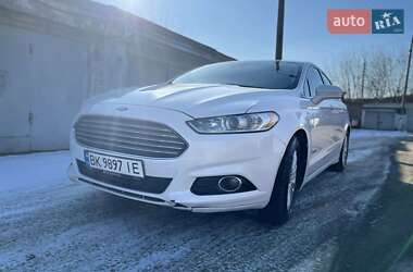 Седан Ford Fusion 2013 в Рівному