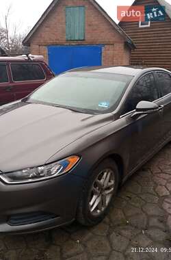 Седан Ford Fusion 2013 в 