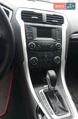 Седан Ford Fusion 2013 в 