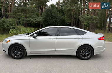 Седан Ford Fusion 2017 в 