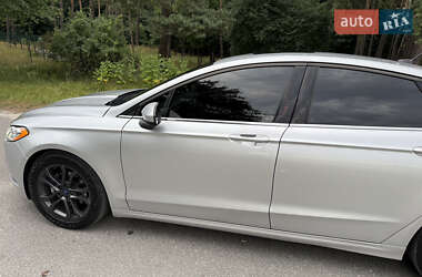 Седан Ford Fusion 2017 в 