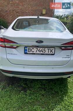 Седан Ford Fusion 2018 в 