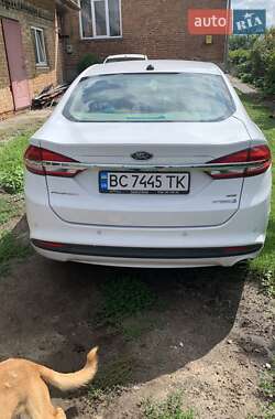 Седан Ford Fusion 2018 в 