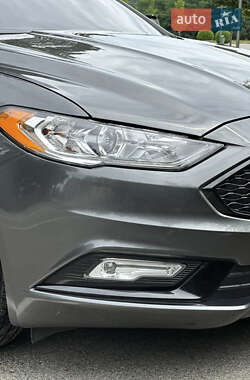 Седан Ford Fusion 2016 в 