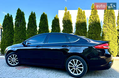Седан Ford Fusion 2016 в 