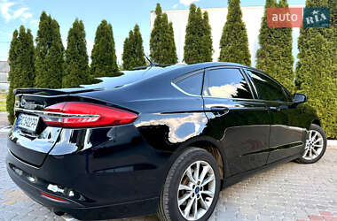Седан Ford Fusion 2016 в 