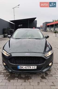 Седан Ford Fusion 2014 в Здолбуніві
