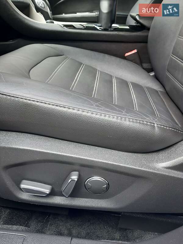 Седан Ford Fusion 2015 в Чернигове