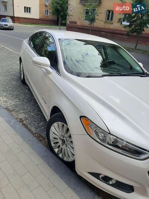 Седан Ford Fusion 2015 в Чернигове