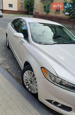 Седан Ford Fusion 2015 в 
