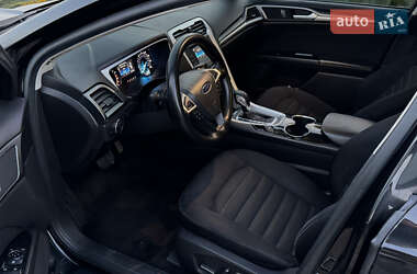 Седан Ford Fusion 2014 в 