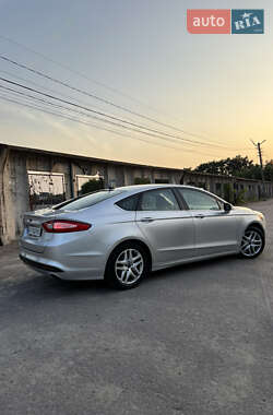 Седан Ford Fusion 2014 в 
