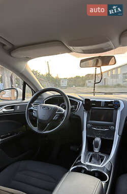 Седан Ford Fusion 2014 в 