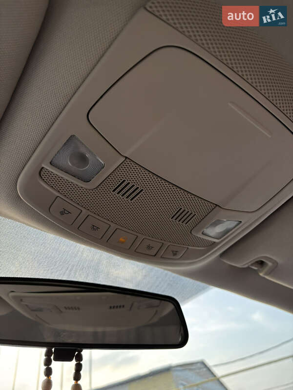 Седан Ford Fusion 2014 в Бучі