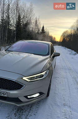 Седан Ford Fusion 2017 в 