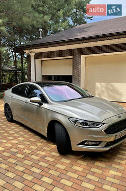 Седан Ford Fusion 2017 в 