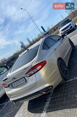 Седан Ford Fusion 2017 в 