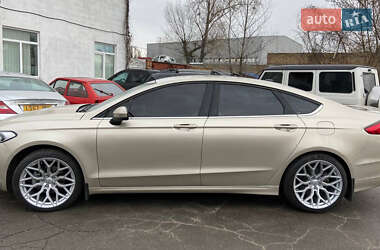 Седан Ford Fusion 2017 в 