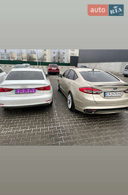 Седан Ford Fusion 2017 в 