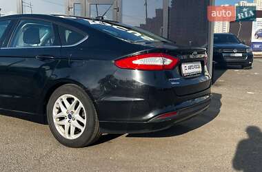 Седан Ford Fusion 2016 в 