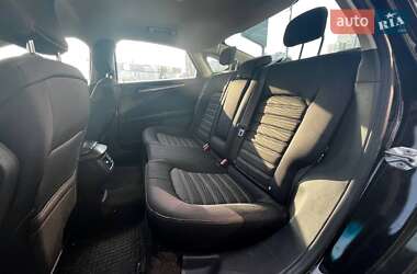 Седан Ford Fusion 2016 в 