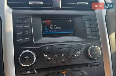Седан Ford Fusion 2016 в 