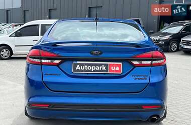 Седан Ford Fusion 2017 в 