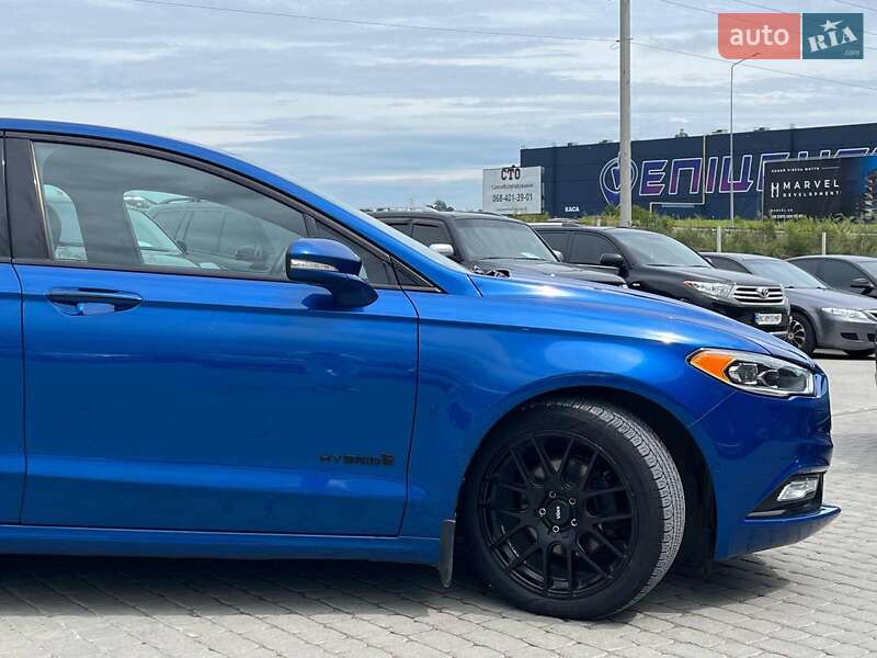 Седан Ford Fusion 2017 в Львові