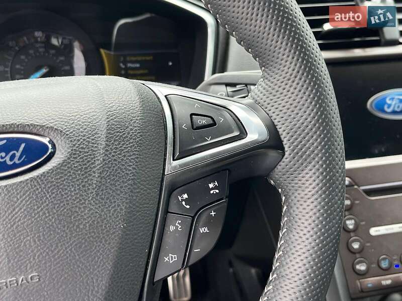 Седан Ford Fusion 2017 в Львові