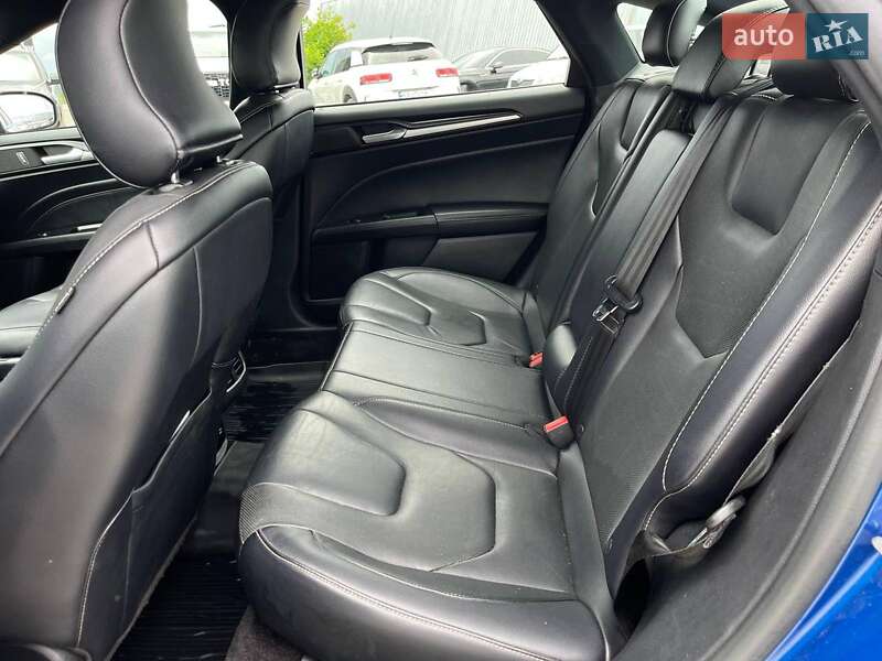 Седан Ford Fusion 2017 в Львові
