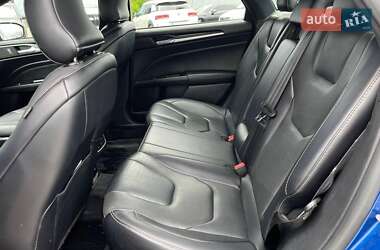 Седан Ford Fusion 2017 в 