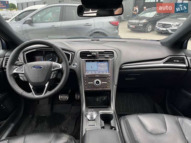 Седан Ford Fusion 2017 в Львові